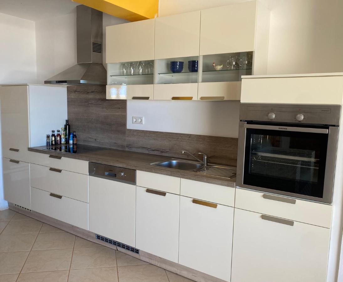 Seaview Luxury Penthouse Mare Apartment ซาลเรย์ ภายนอก รูปภาพ